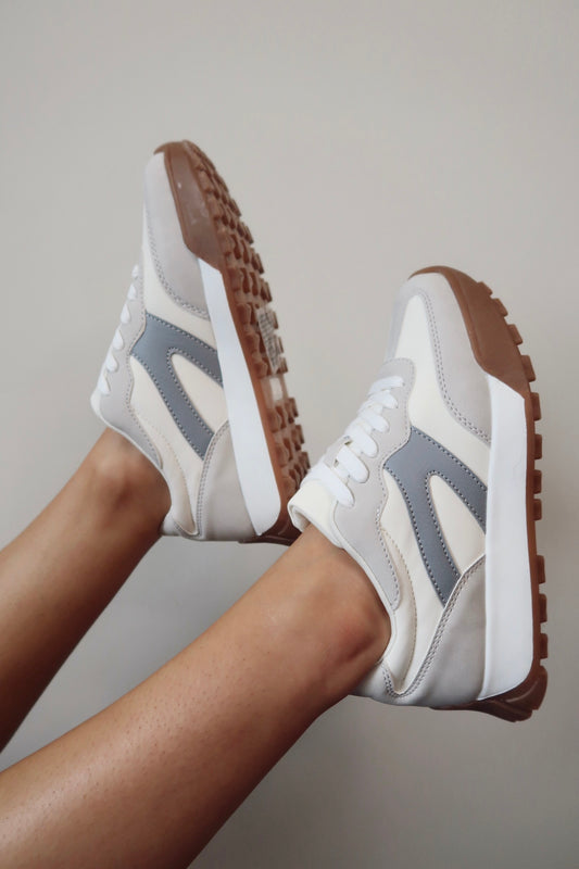 With Ease Sneaker
