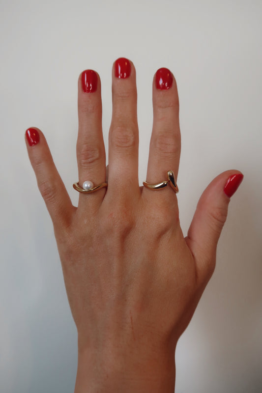 Simply Classic Pearl Warped Ring
