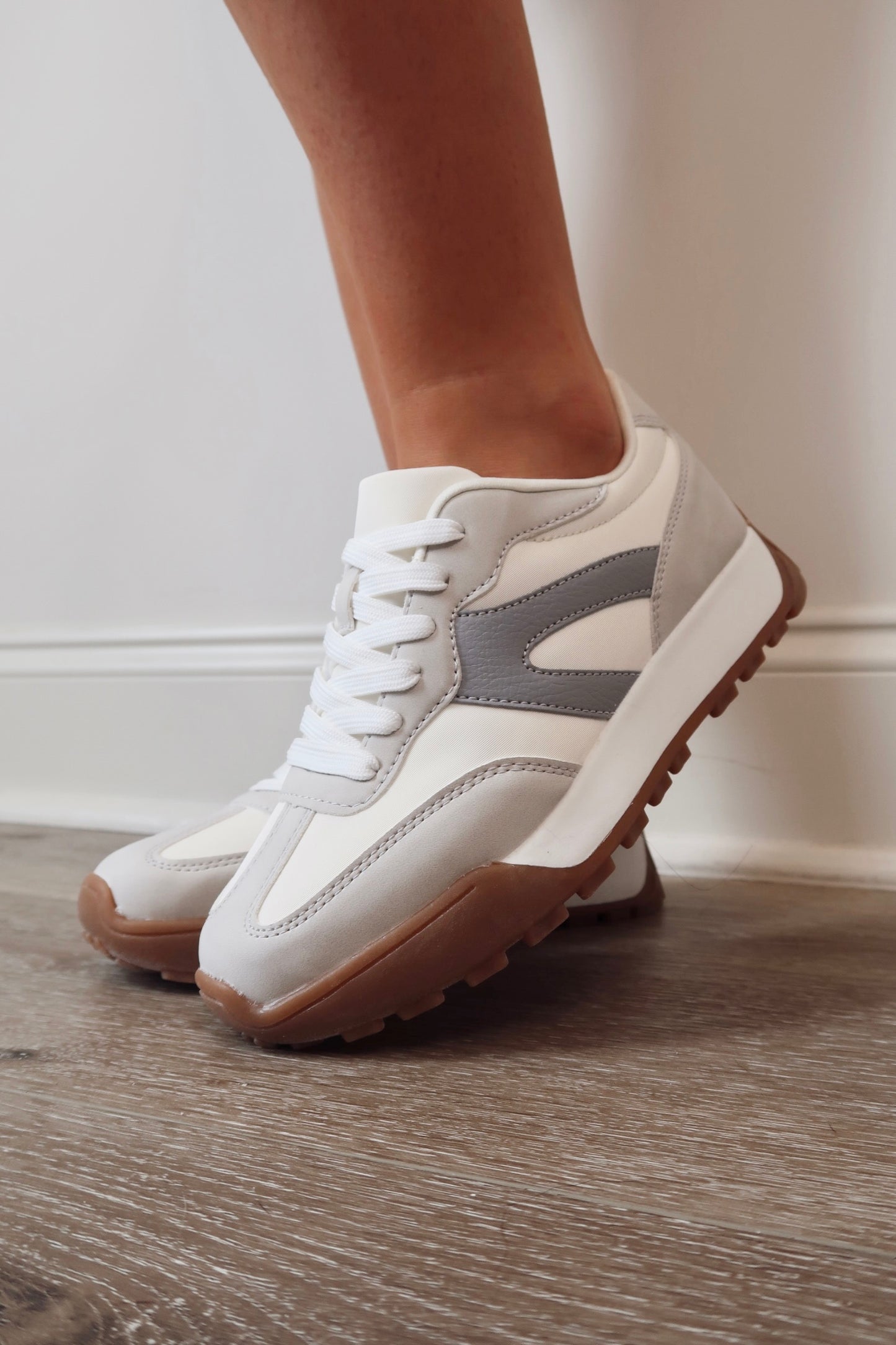 With Ease Sneaker