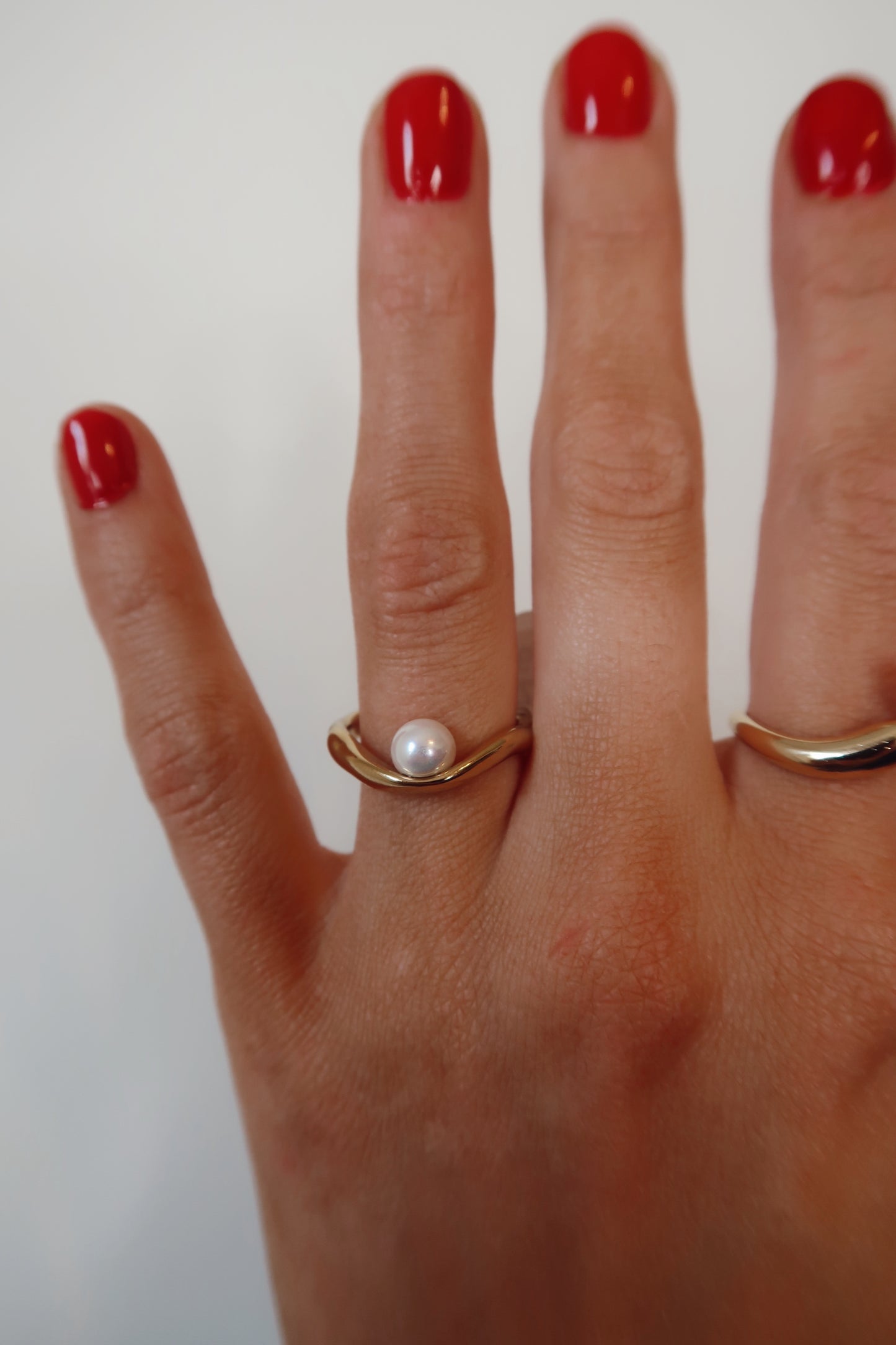 Simply Classic Pearl Warped Ring