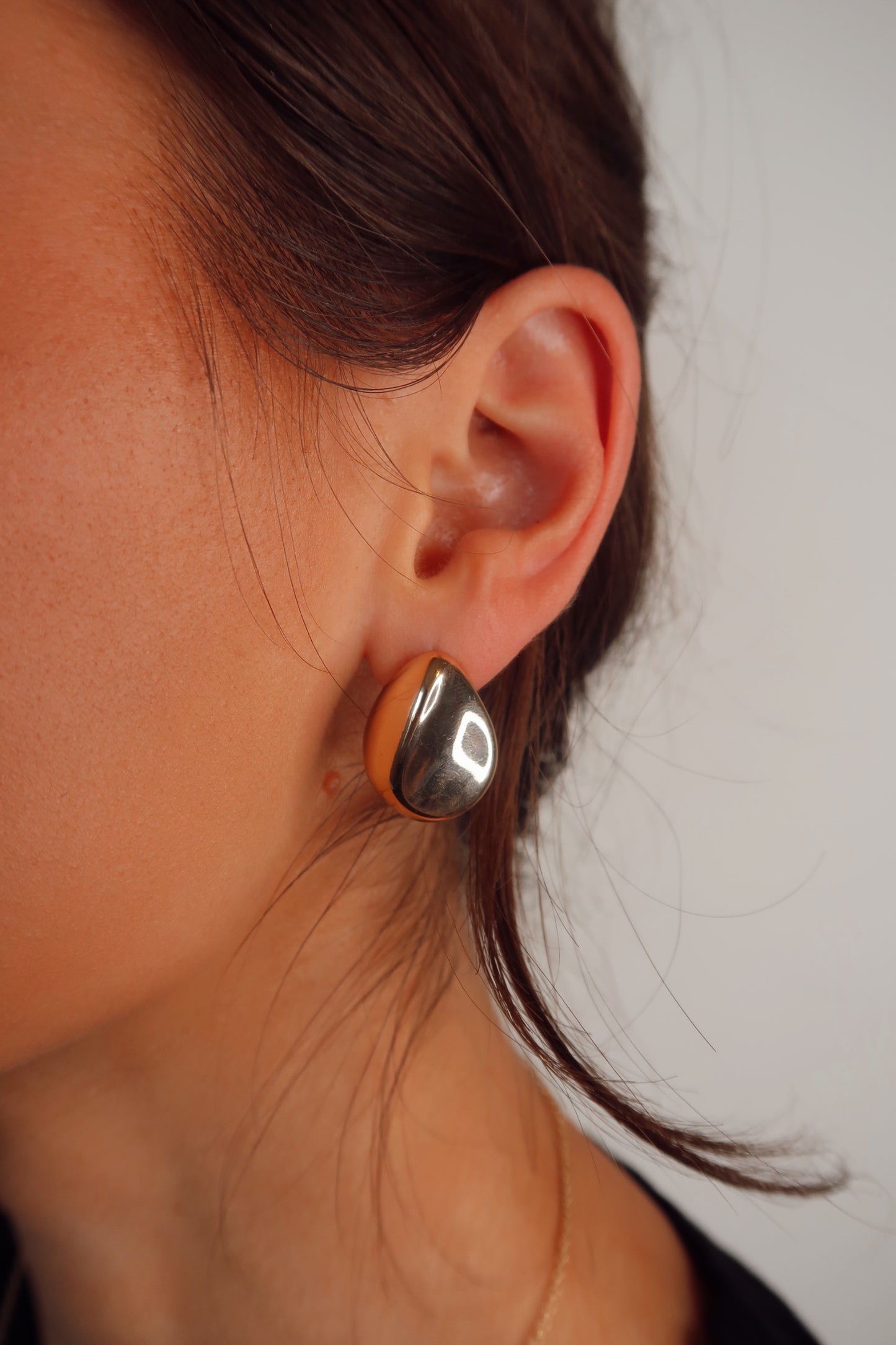 With Style Flat Tear Drop Stud Errings